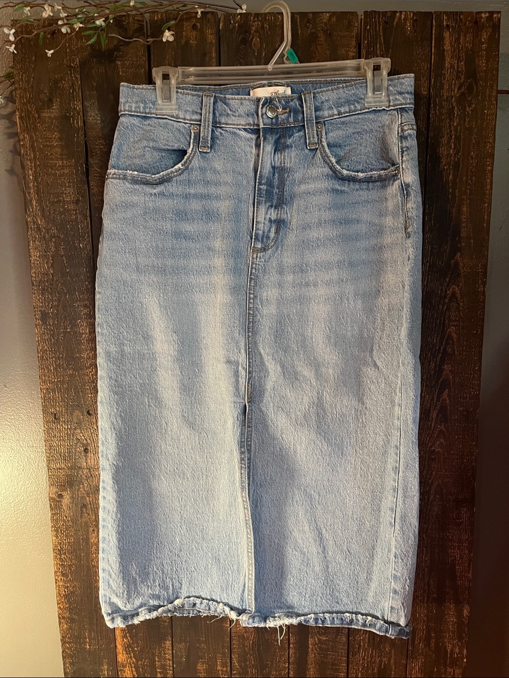 Women’s jean skirt in Light Blue Denim